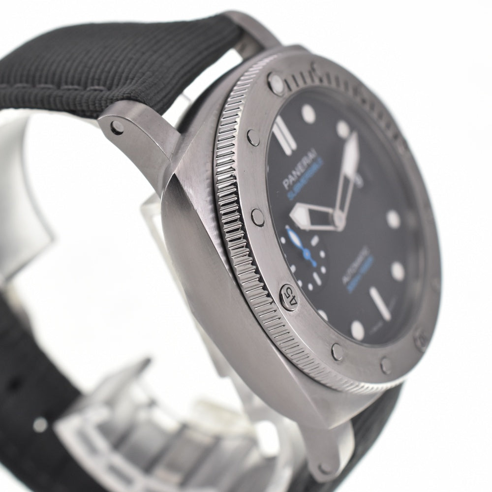 with paper PANERAI Submersible PAM01229 Small second date black Dial Automatic Men's
 Watch M#137688