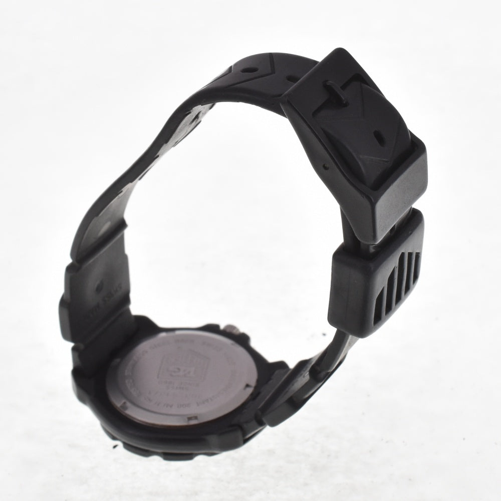 TAG HEUER Formula 1 383.513/1 Black / red Dial Quartz Boy's
 Watch I#142530